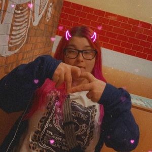 Meet your Posher, Alyssa